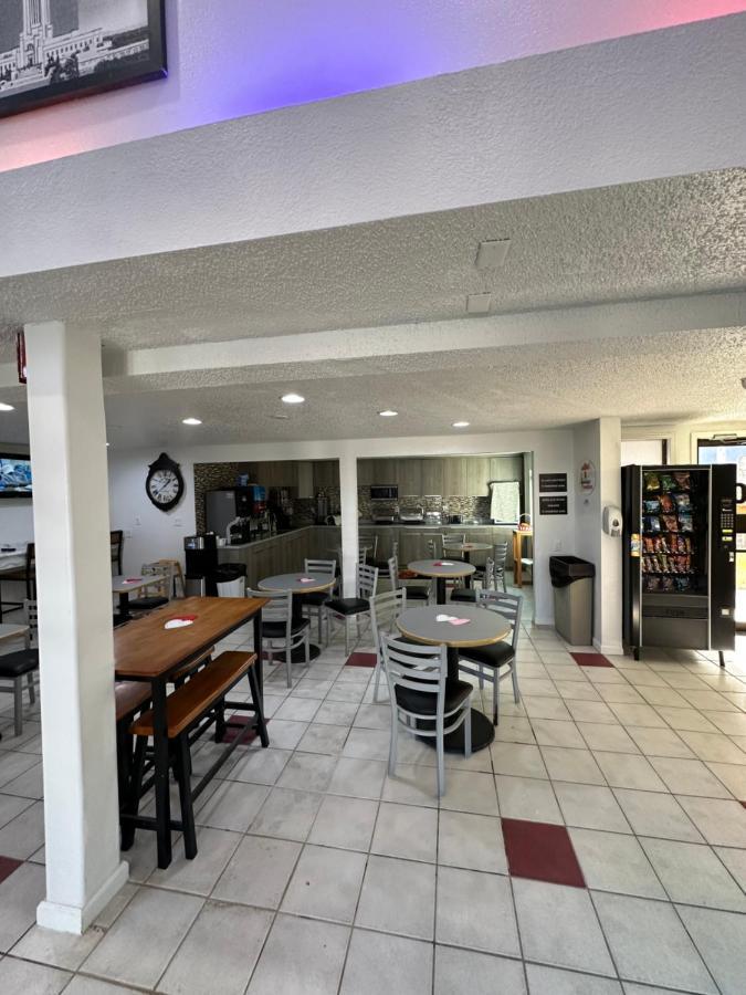 במוטל Super 8 By Wyndham נורת' פלאט מראה חיצוני תמונה